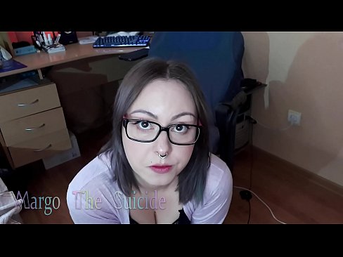 ❤️ Ragazza sexy con gli occhiali succhia il dildo profondamente sulla macchina fotografica ❤❌ Porno al it.yespornpics-com.ru ️❤